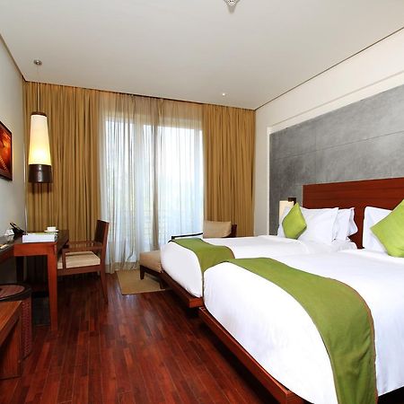 Holiday Inn & Suites Bengaluru Whitefield Esterno foto