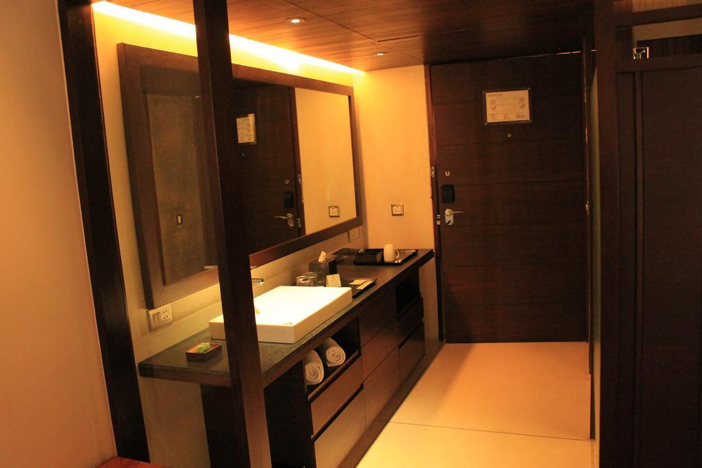 Holiday Inn & Suites Bengaluru Whitefield Esterno foto