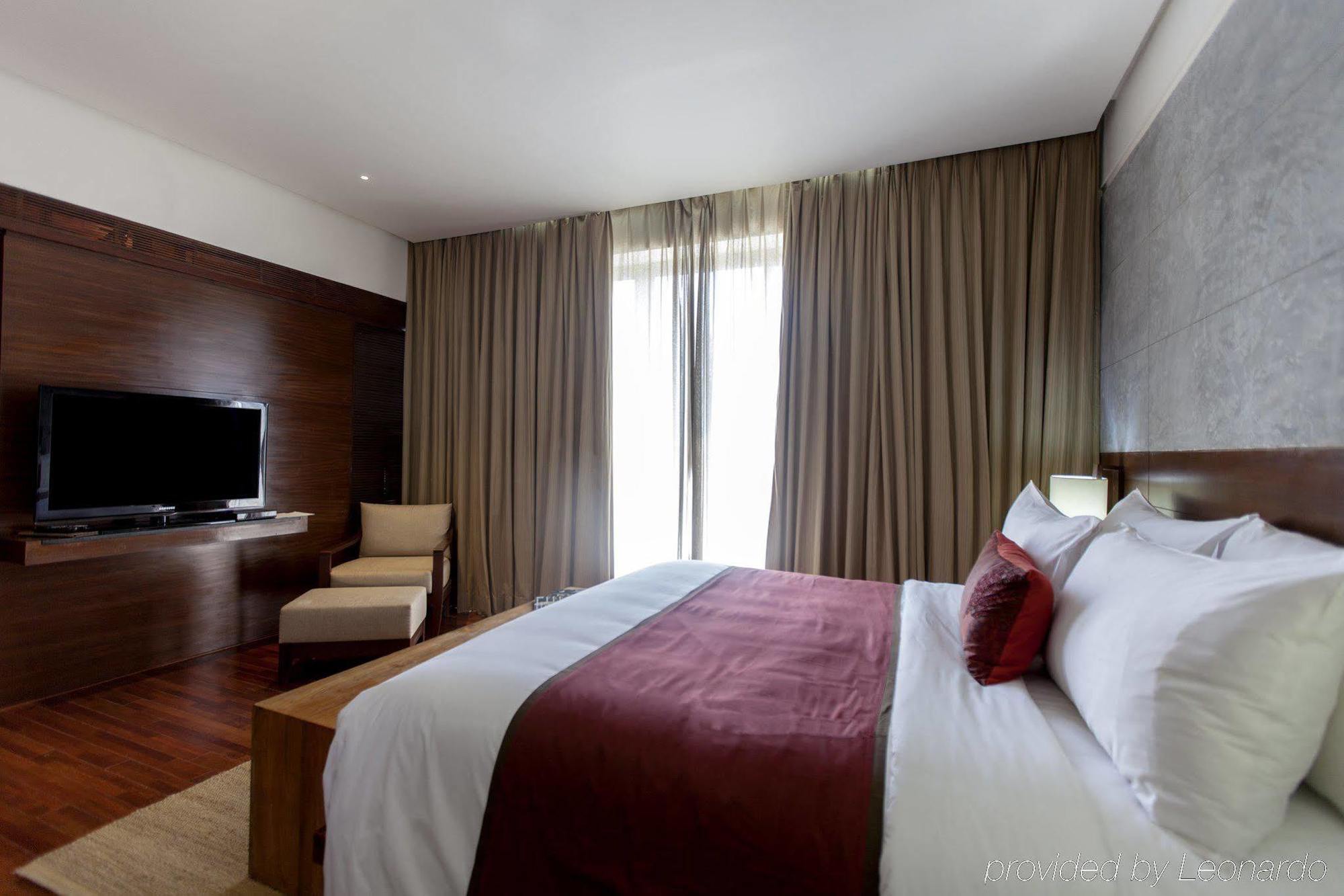 Holiday Inn & Suites Bengaluru Whitefield Esterno foto