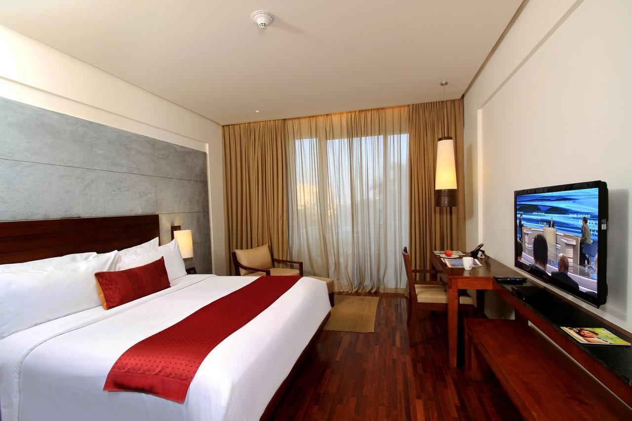 Holiday Inn & Suites Bengaluru Whitefield Esterno foto